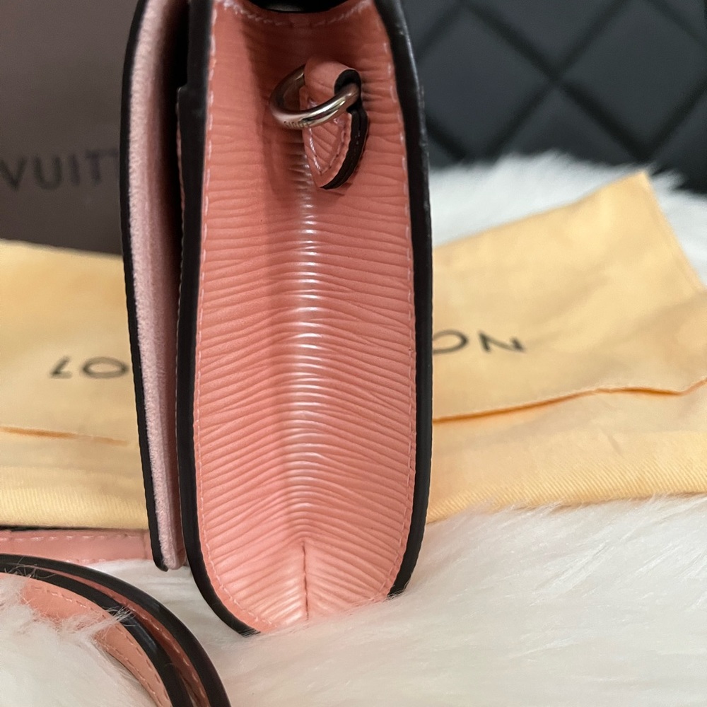 Louis Vuitton Louise Epi Leather PM Bag in Rose Claire / Light Pink - Picture 5 of 12